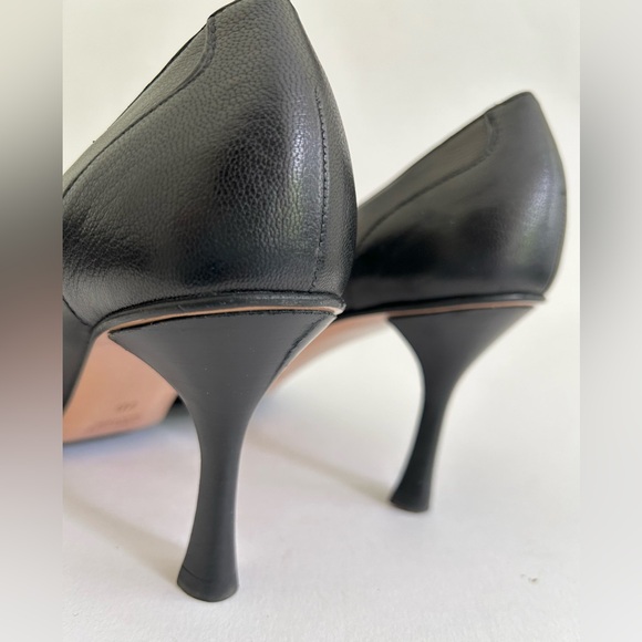 Gucci Pointed Toe Pumps/Kitten Heels, Leather; Gucci 115157 Pump, Black, Size 7 - Picture 7 of 14